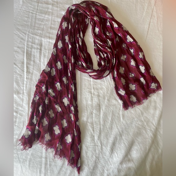 Red Moroccan-Patterned Scarf - Picture 1 of 5